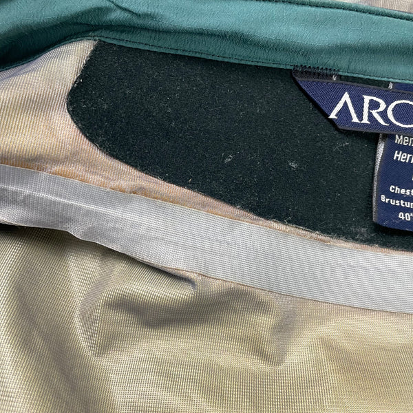 Vintage Arc’teryx Beta AR Jacket, Size Medium